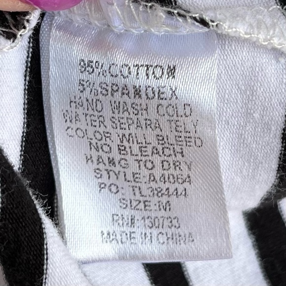 •Altar’d State• Black/White Striped Tunic with Crochet Hem - Size Medium - Picture 6 of 7